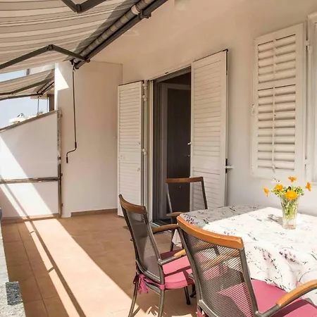 Apartment Zora Vodice